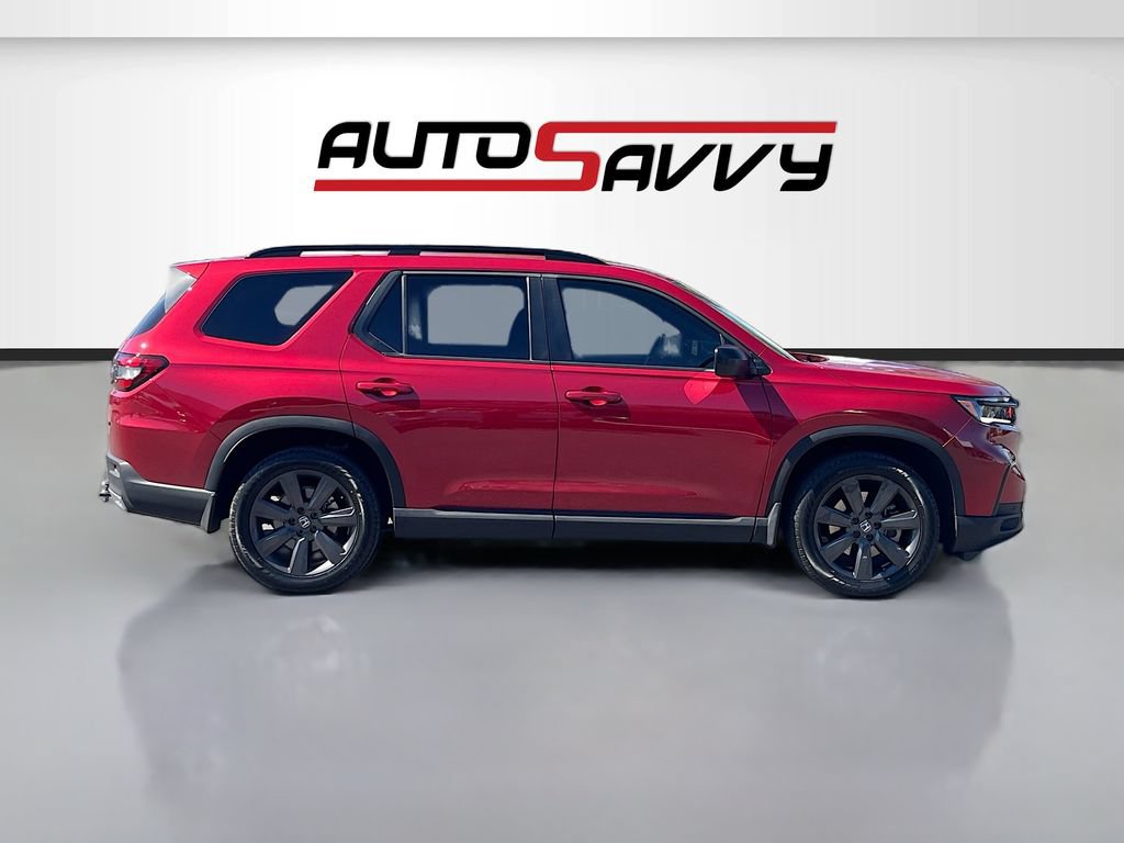 Used 2025 Honda Pilot Sport image 8