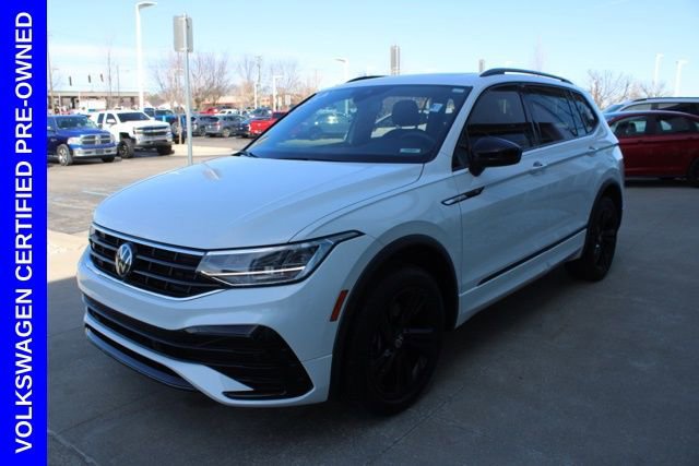 Used 2024 Volkswagen Tiguan SE R-Line image 3