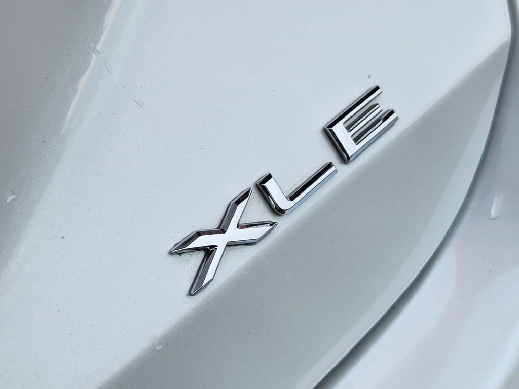 Used 2022 Toyota Avalon XLE FWD image 31