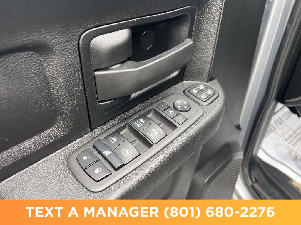Used 2024 RAM 2500 Tradesman w/ Chrome Appearance Group AWD/4WD image 12