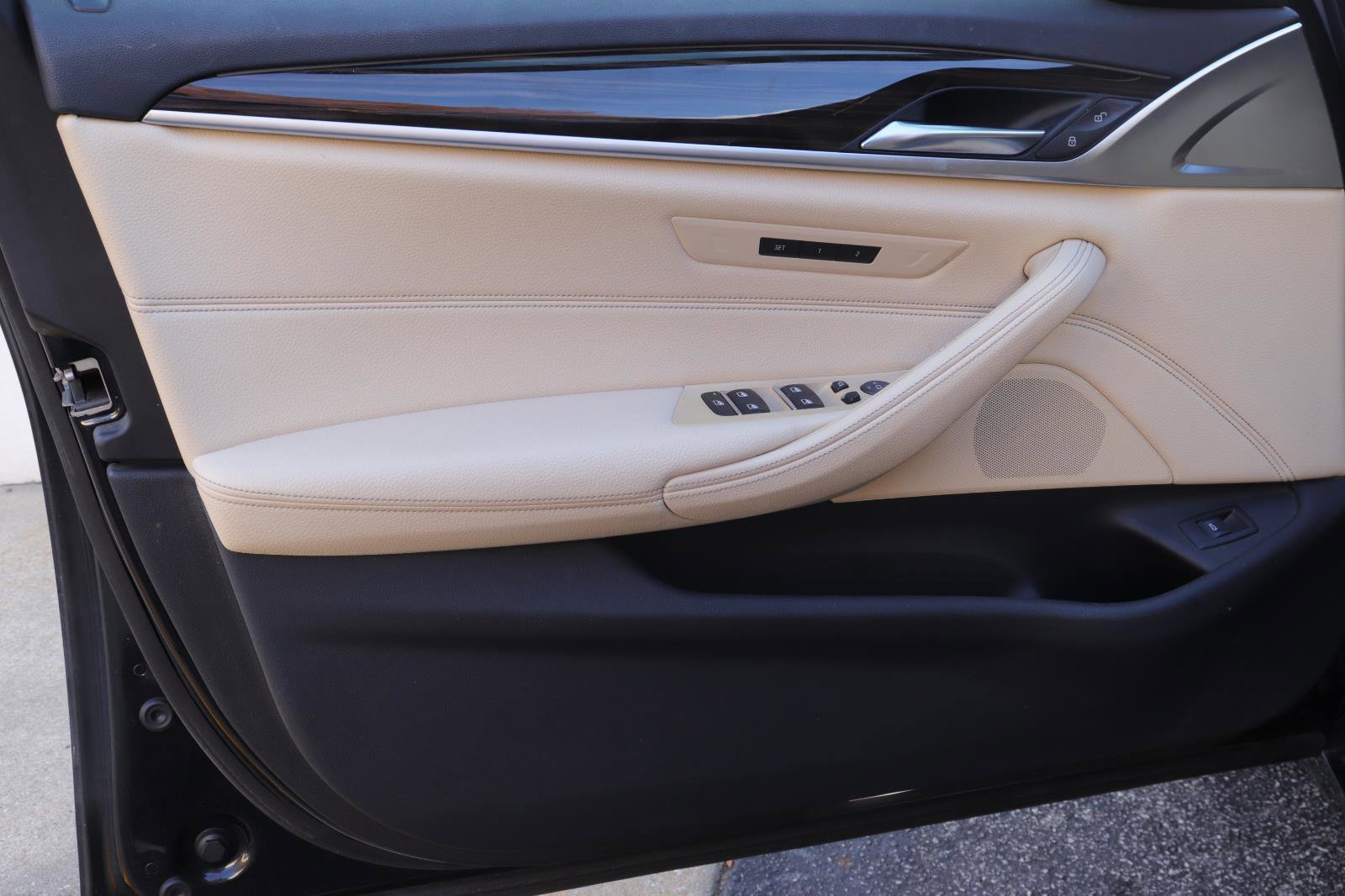 Used 2018 BMW 530i w/ Premium Package image 7