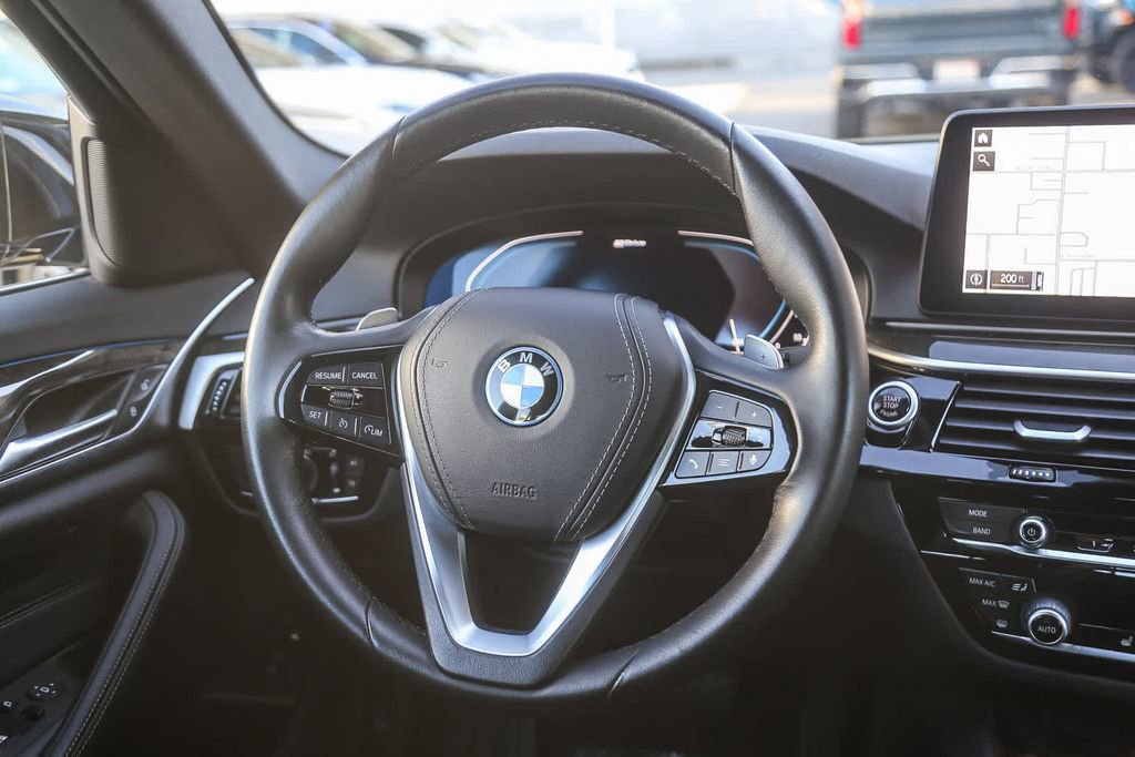 Certified 2023 BMW 530e w/ Convenience Package image 12