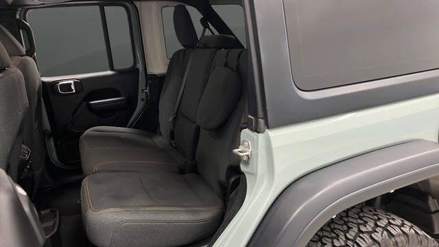 Used 2024 Jeep Wrangler Unlimited image 23