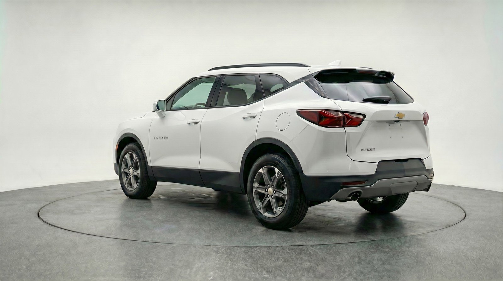 Used 2025 Chevrolet Blazer LT FWD image 6