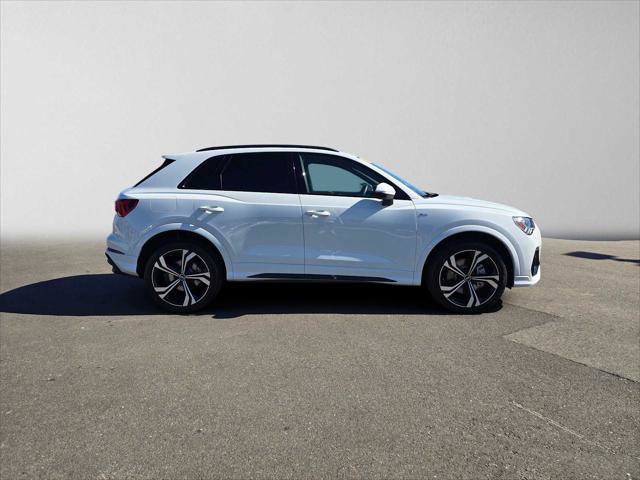 Used 2023 Audi Q3 2.0T Premium Plus AWD/4WD image 2