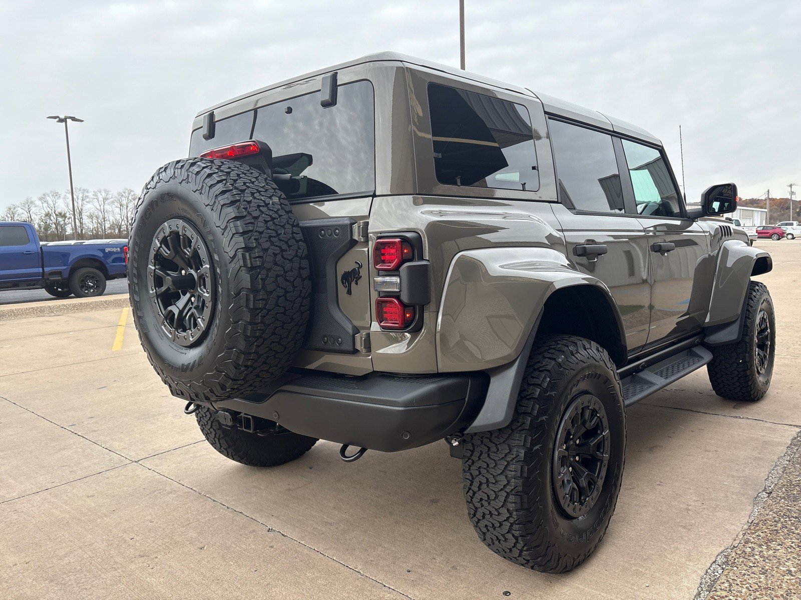 New 2025 Ford Bronco Raptor w/ Interior Carbon Fiber Pack AWD/4WD image 8