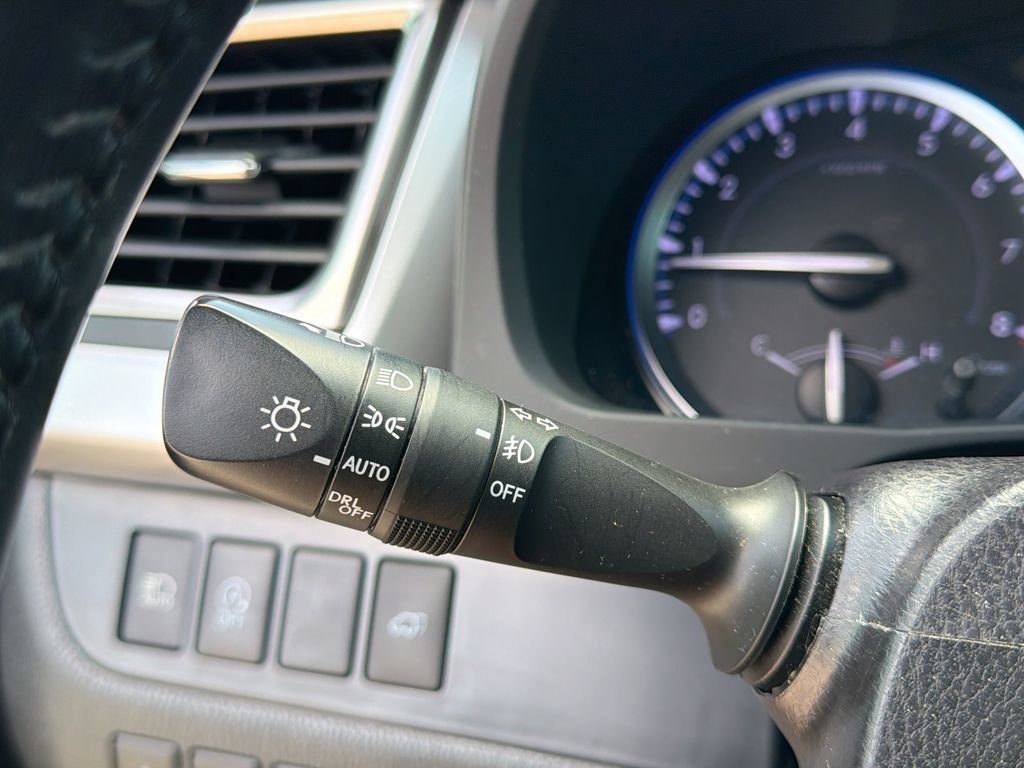 Used 2019 Toyota Highlander XLE FWD image 28