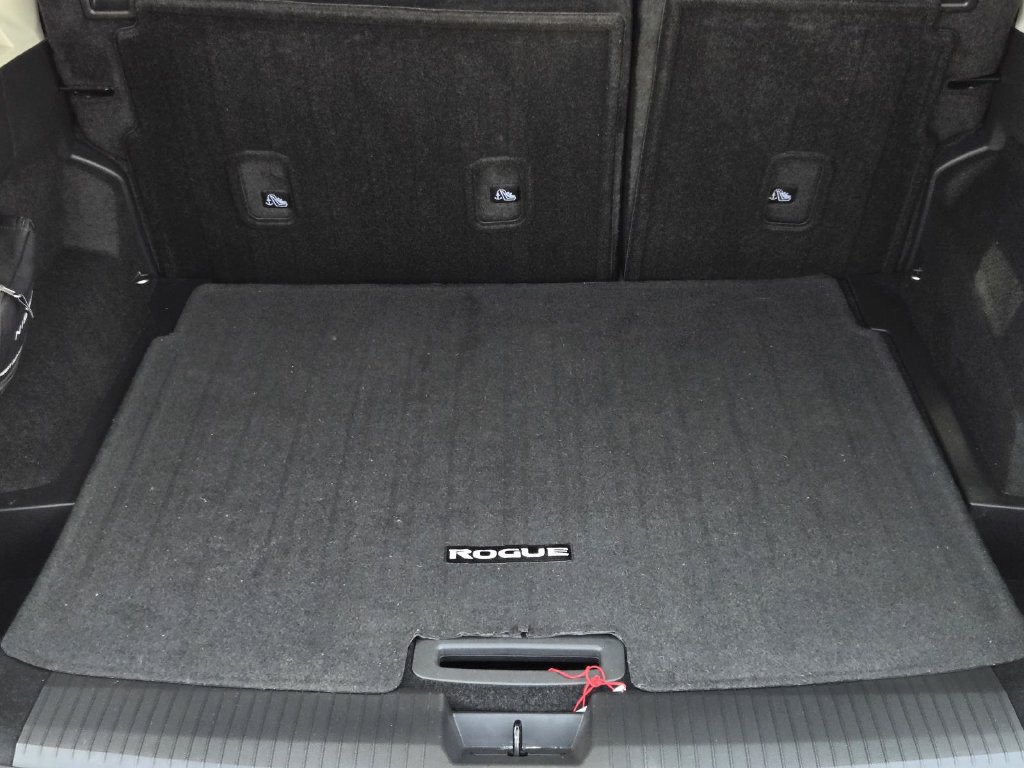 Used 2025 Nissan Rogue S FWD image 9