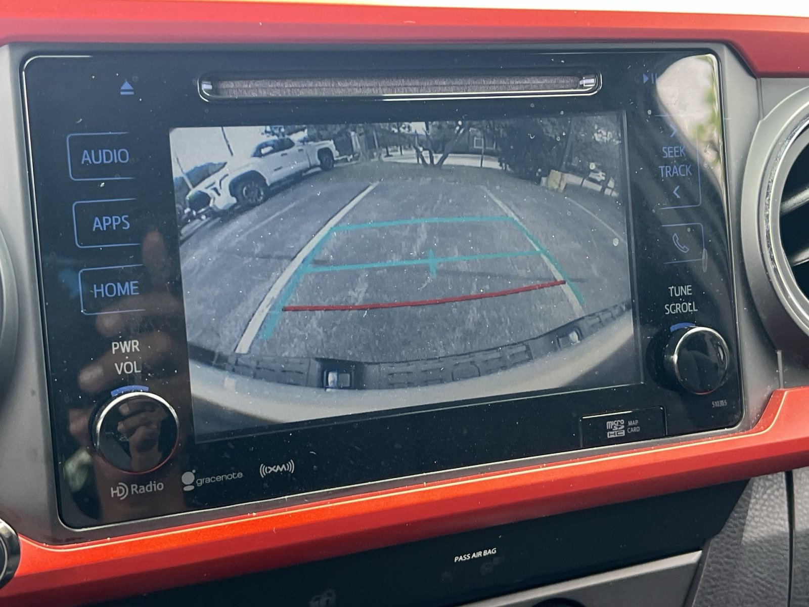 Used 2019 Toyota Tacoma TRD Off-Road AWD/4WD image 18