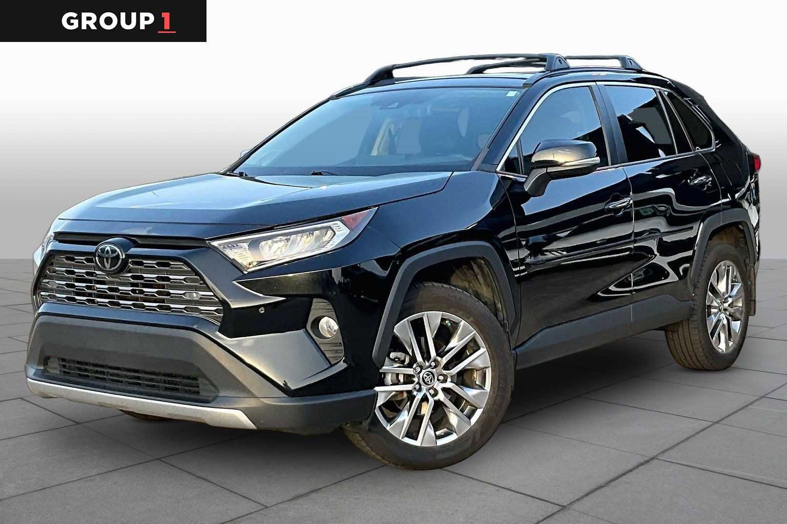 Used 2019 Toyota RAV4 Limited w/ Cold Weather Package FWD image 1