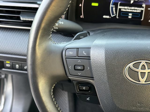 Used 2025 Toyota Camry SE image 26