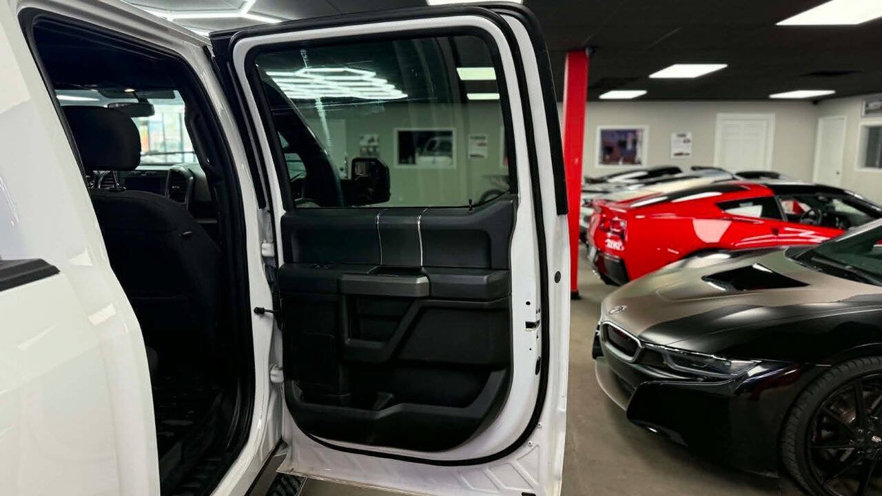 Used 2018 Ford F150 XLT w/ Equipment Group 302A Luxury AWD/4WD image 17