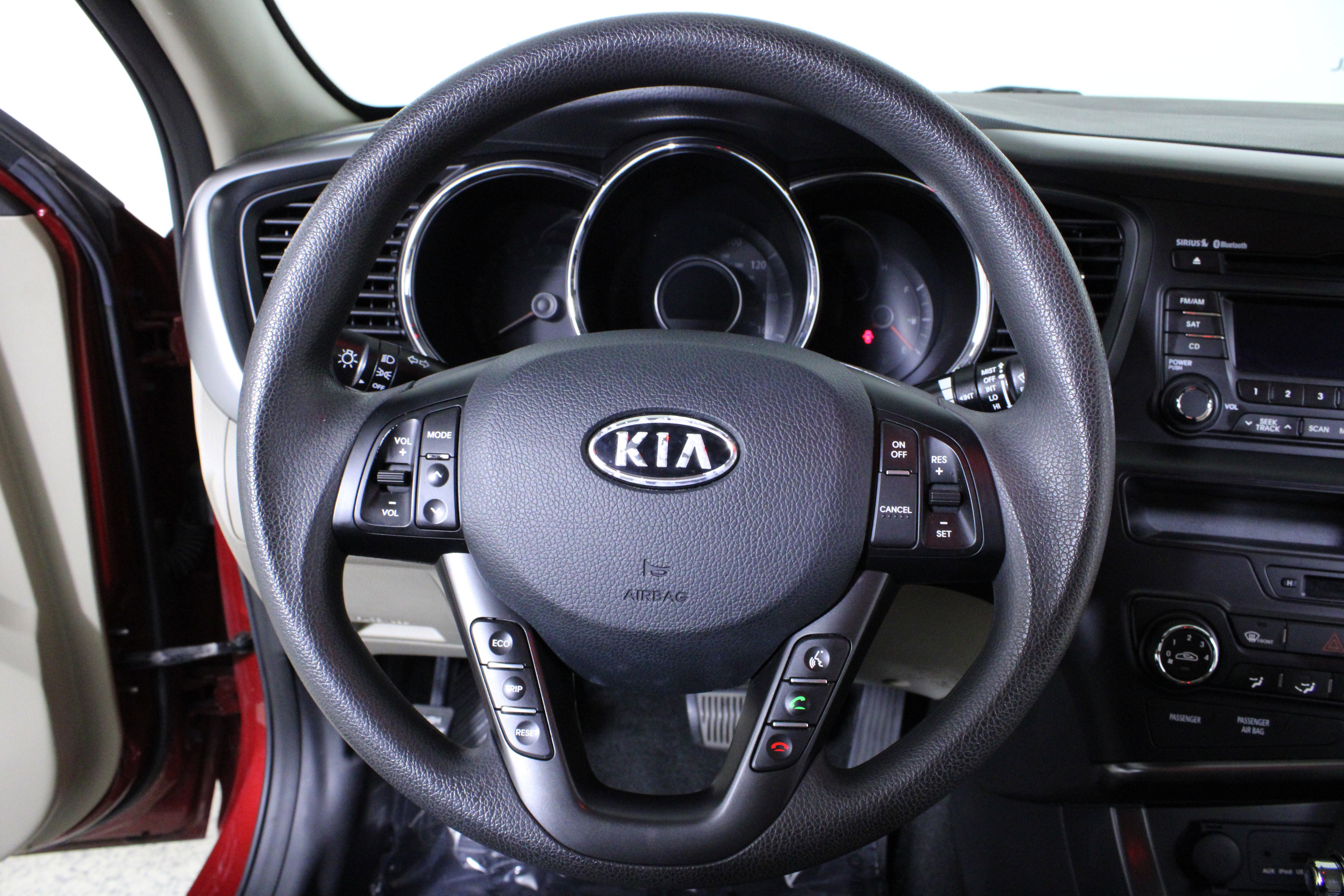 Used 2011 Kia Optima LX image 16