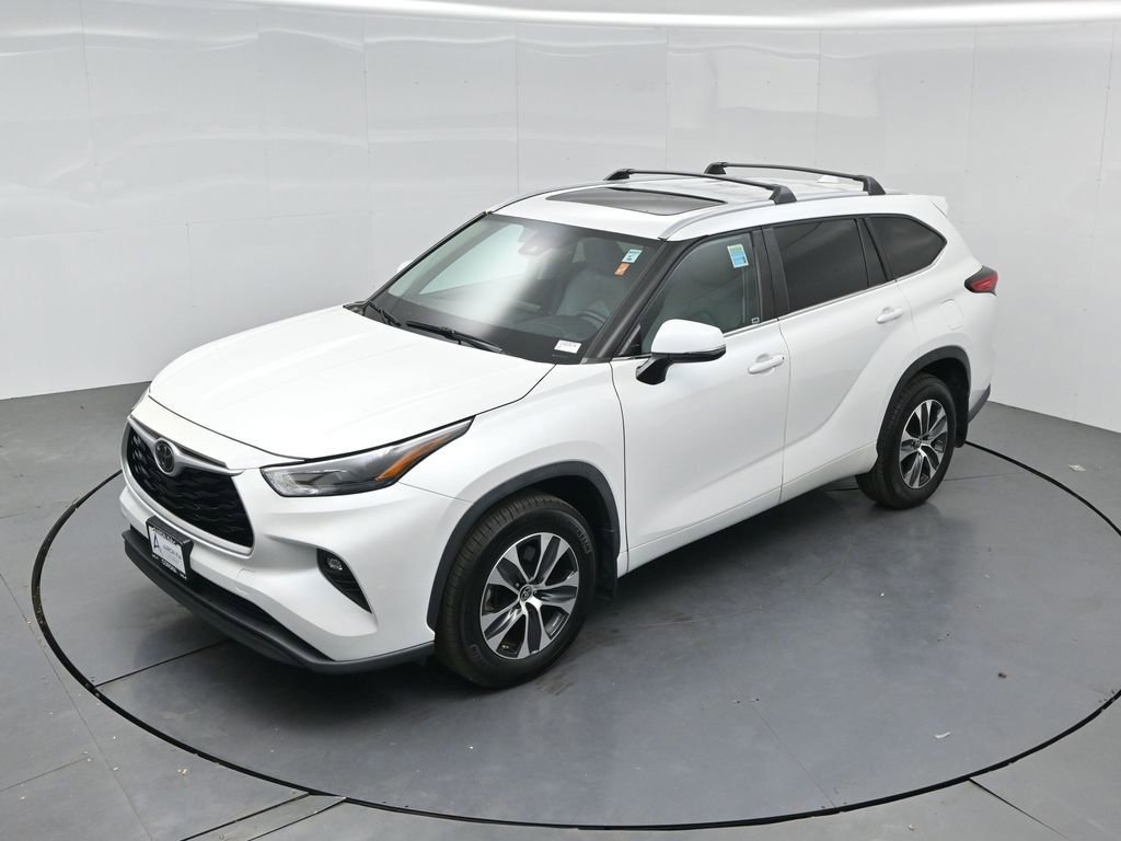 Used 2023 Toyota Highlander XLE AWD/4WD image 31