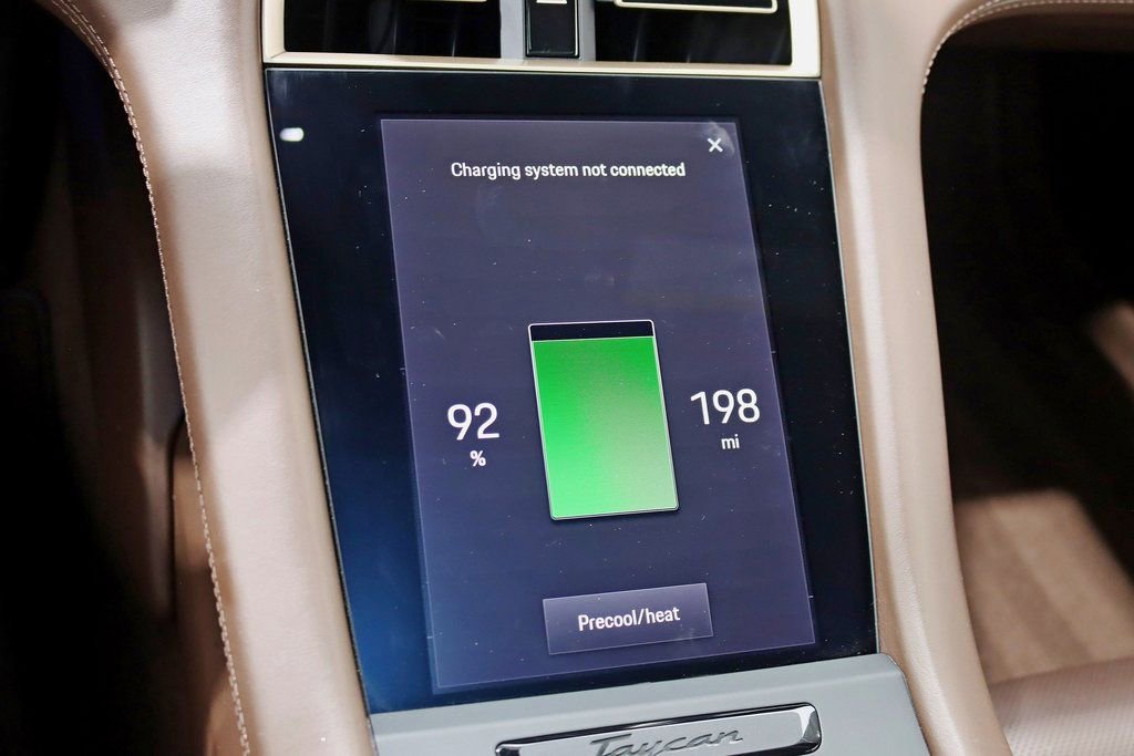 Used 2022 Porsche Taycan 4S image 27