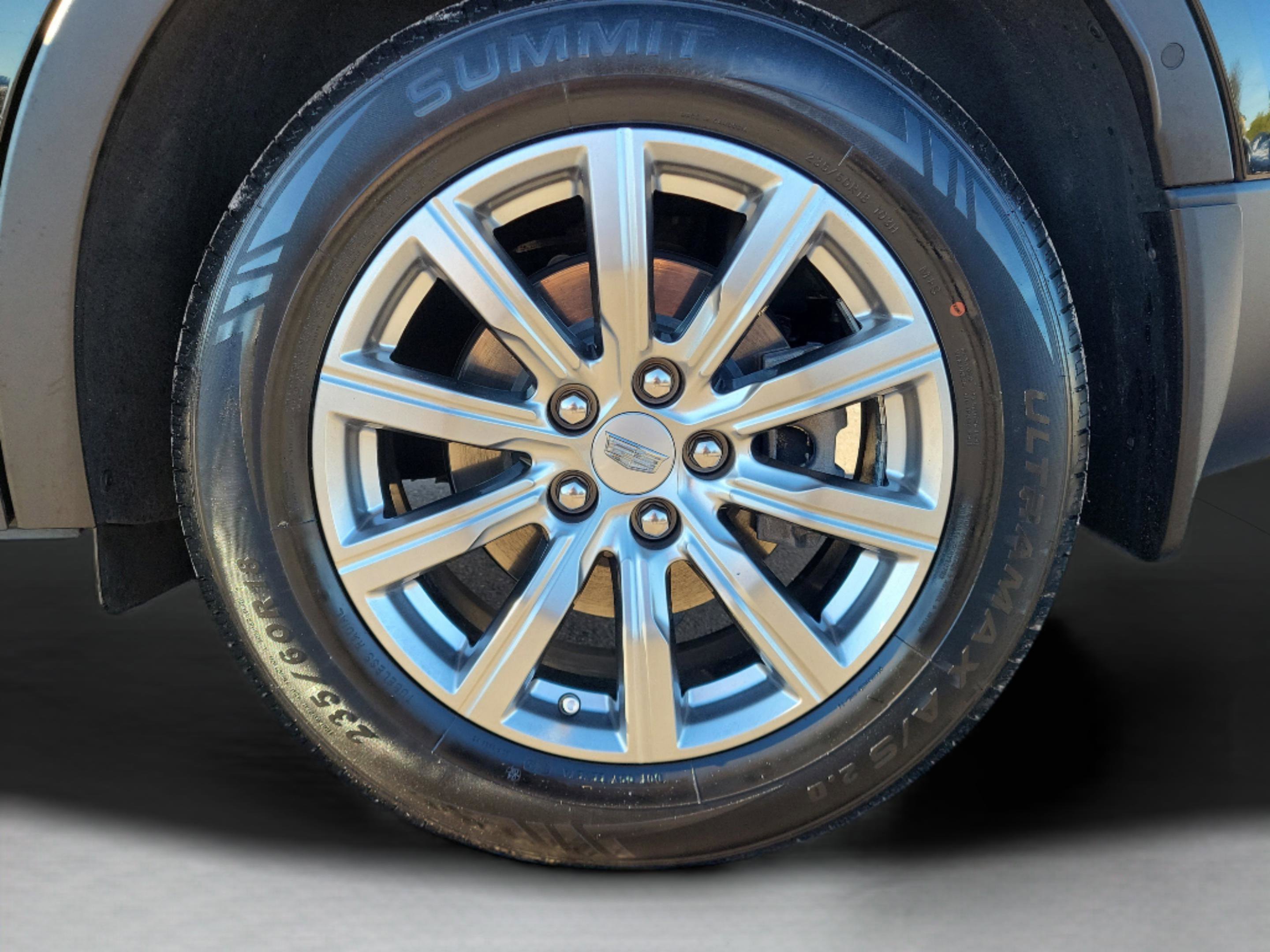 Used 2022 Cadillac XT4 Premium Luxury w/ Enhanced Visibility Package image 7