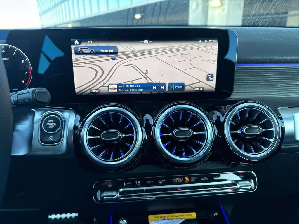 New 2025 Mercedes-Benz GLB 35 AMG 4MATIC image 11
