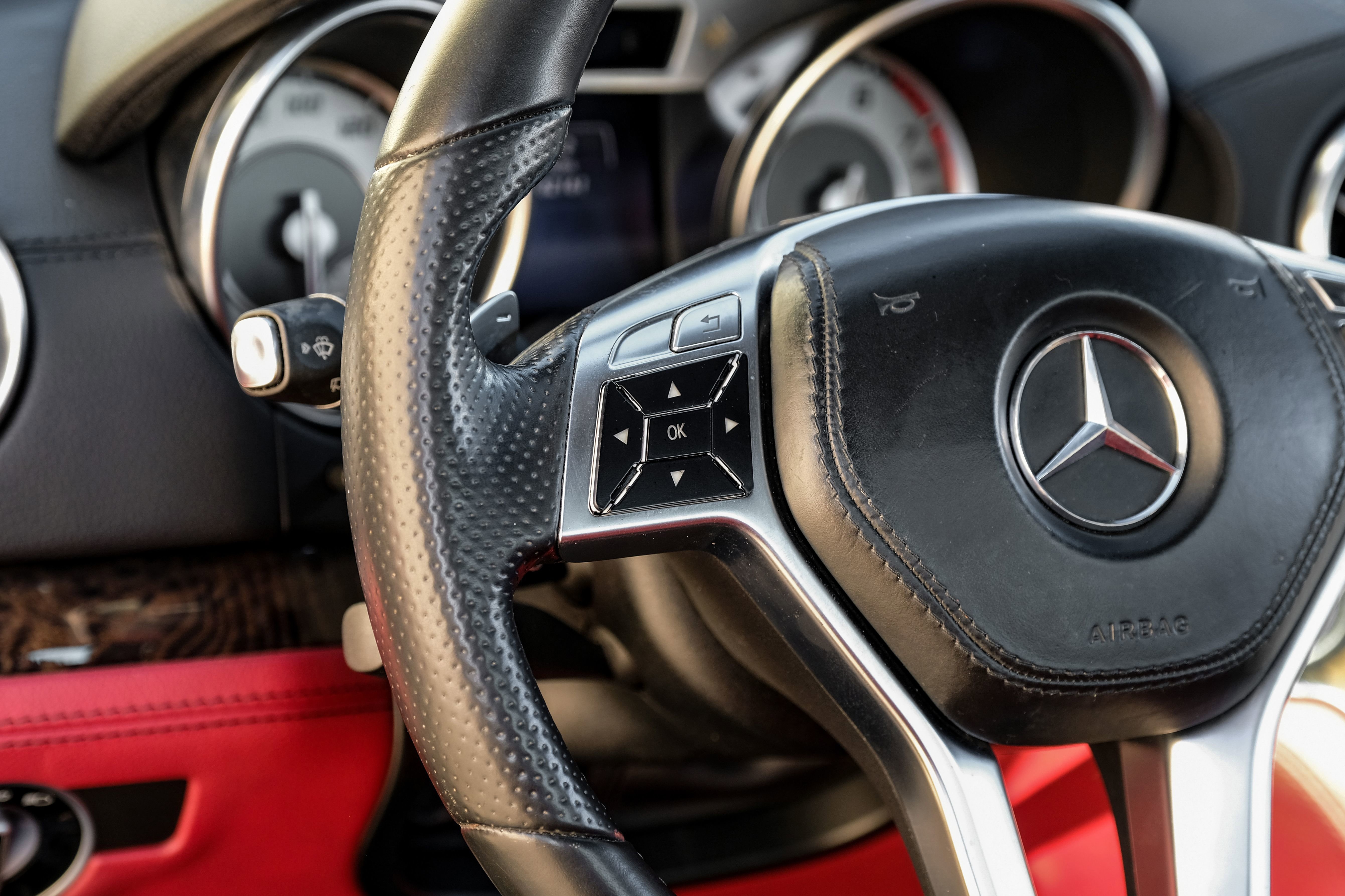 Used 2016 Mercedes-Benz SL 400 w/ Premium I Package image 15