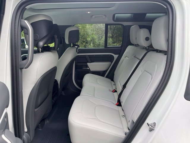 New 2026 Land Rover Defender 110 X-Dynamic SE AWD/4WD image 13