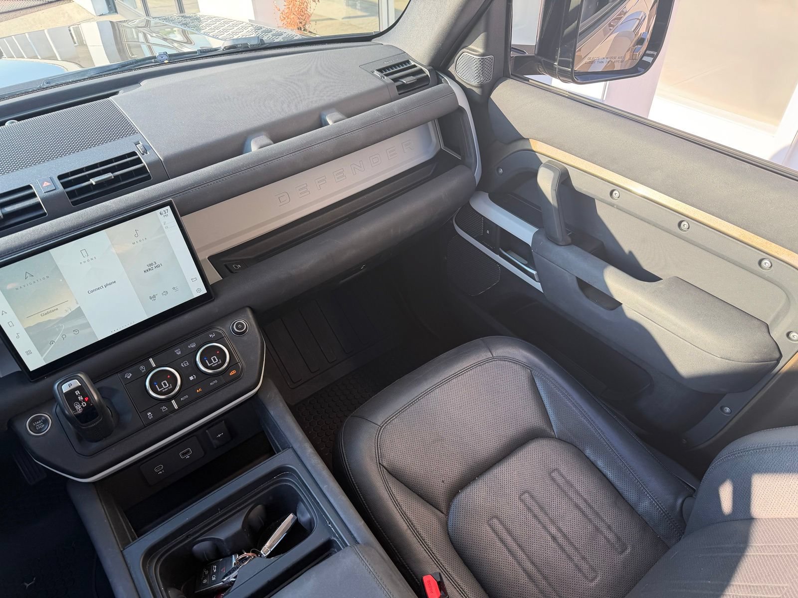 Used 2022 Land Rover Defender 90 S AWD/4WD image 7