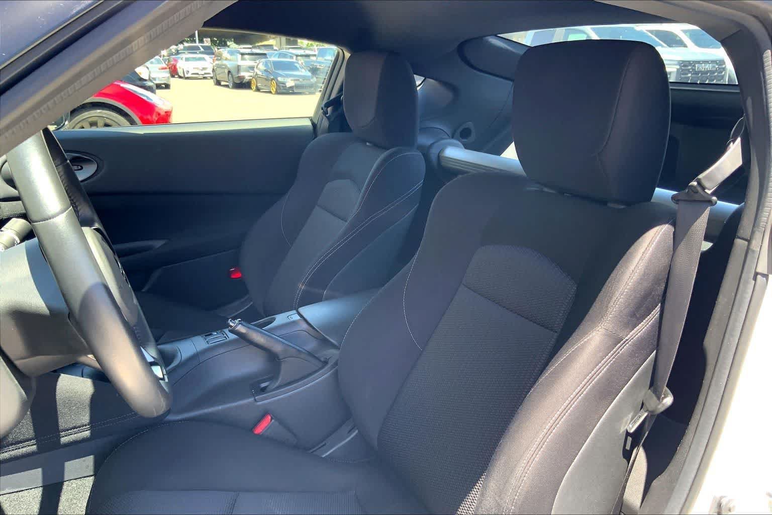 Used 2024 Nissan Z Sport w/ Floor Mat Package RWD image 11