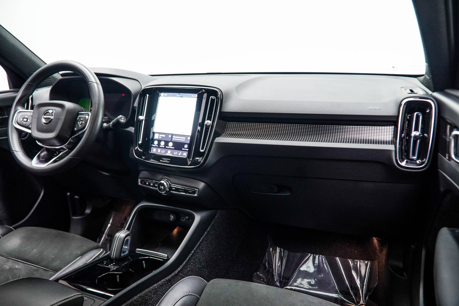 Used 2022 Volvo XC40 P8 Recharge Ultimate AWD/4WD image 20