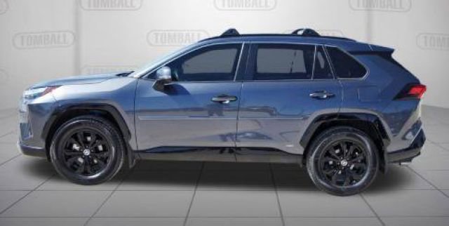 Used 2022 Toyota RAV4 SE image 11