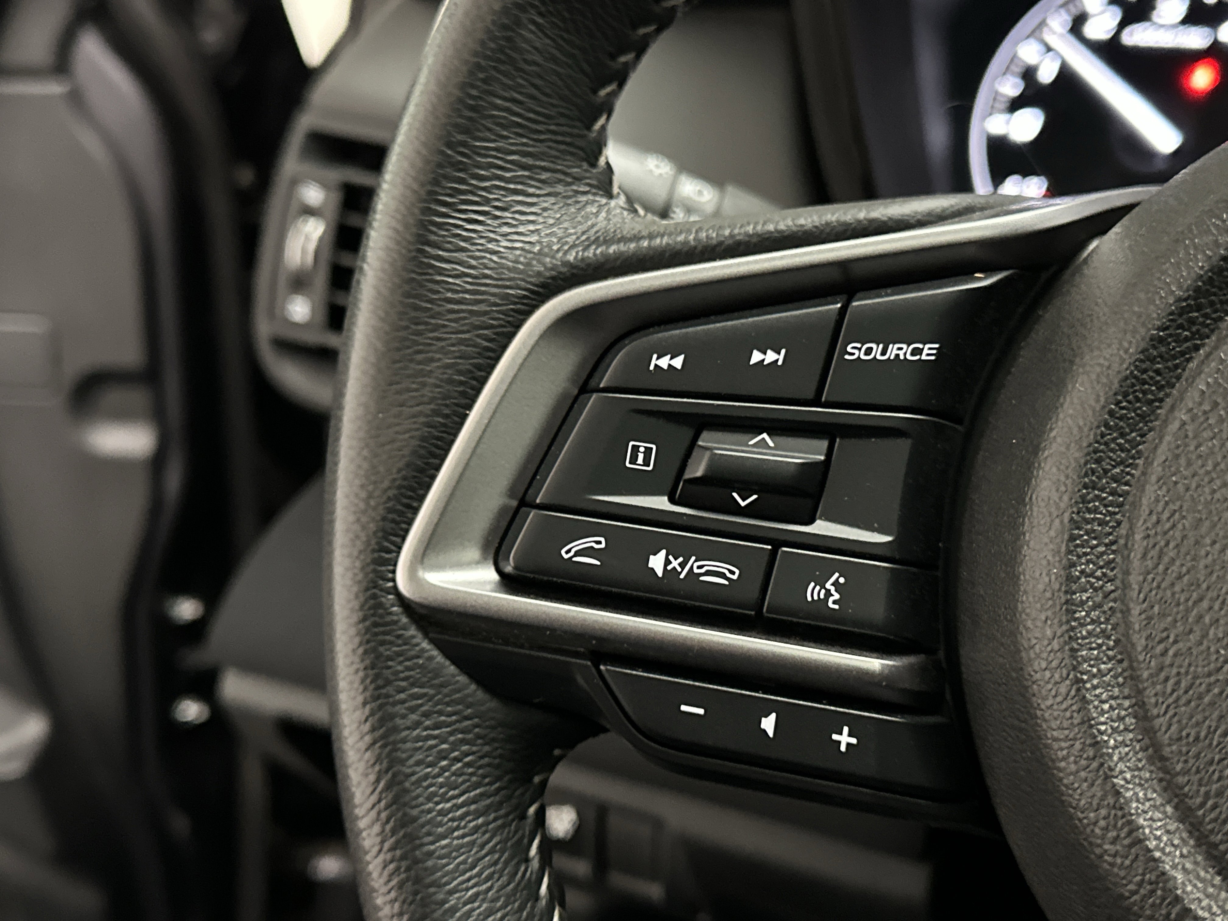 Used 2025 Subaru Outback Premium w/ Popular Package #1A image 26