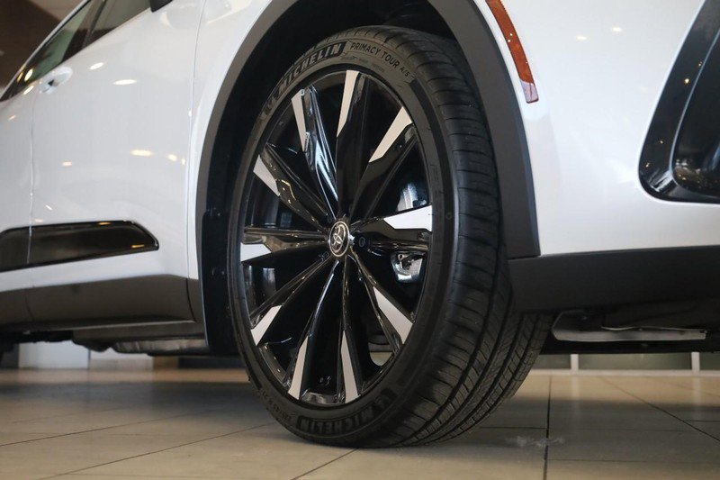 New 2026 Toyota Crown Platinum image 3