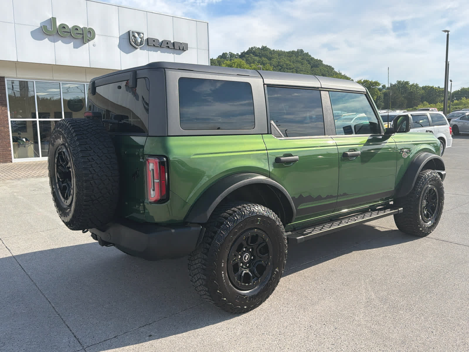 Used 2023 Ford Bronco Wildtrak AWD/4WD image 3