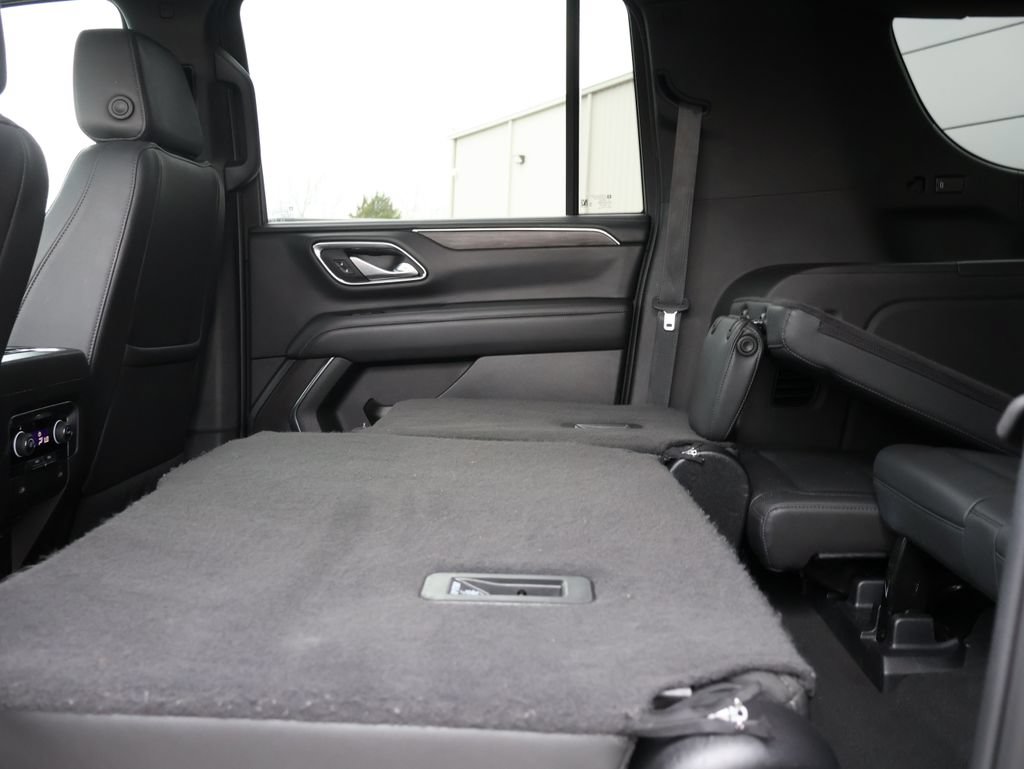 Used 2024 Chevrolet Suburban LT AWD/4WD image 19