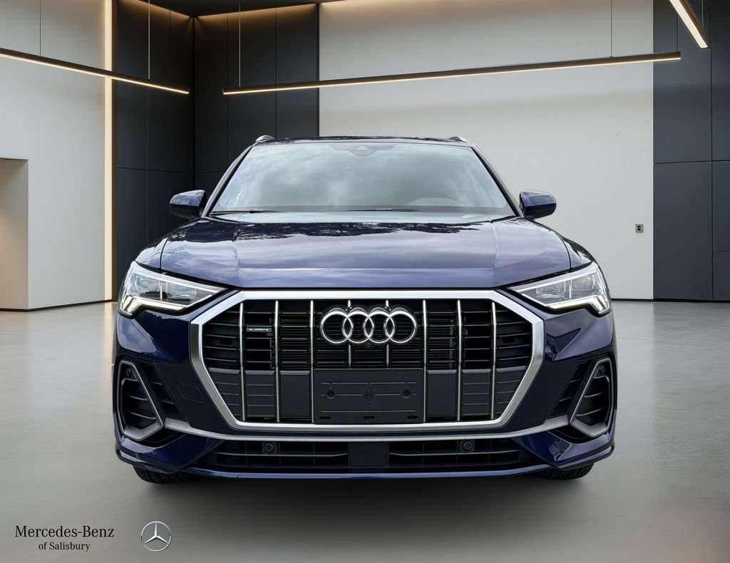 Used 2025 Audi Q3 2.0T Premium Plus w/ Premium Plus Package AWD/4WD image 2