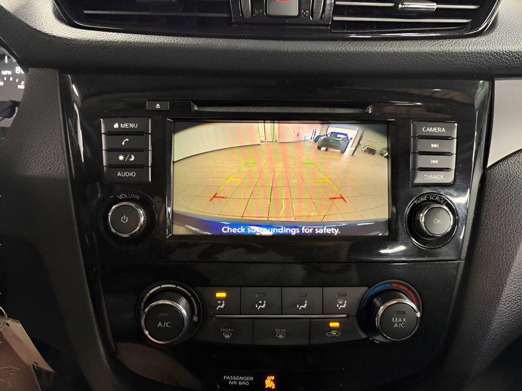 Used 2022 Nissan Rogue Sport S image 14