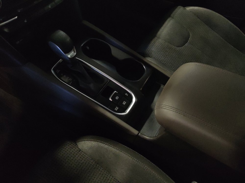Used 2019 Hyundai Santa Fe SEL image 26
