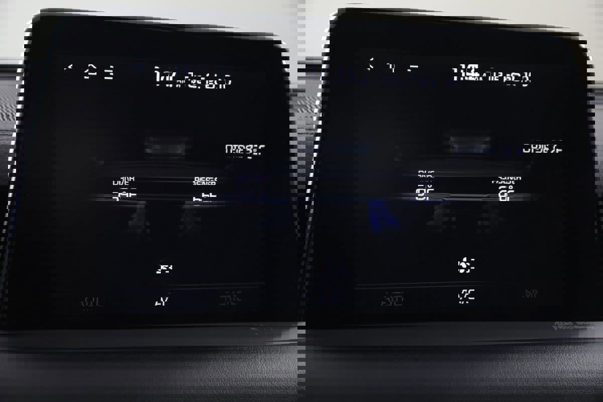 Used 2018 Kia Stinger Premium image 35