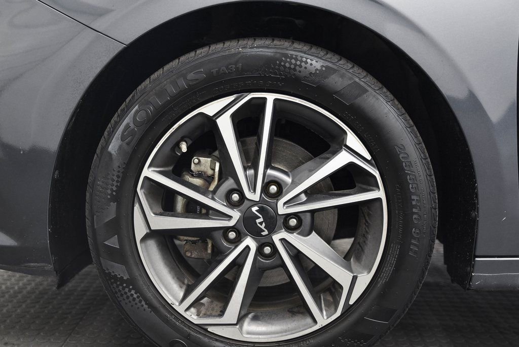 Used 2022 Kia Forte LXS image 10