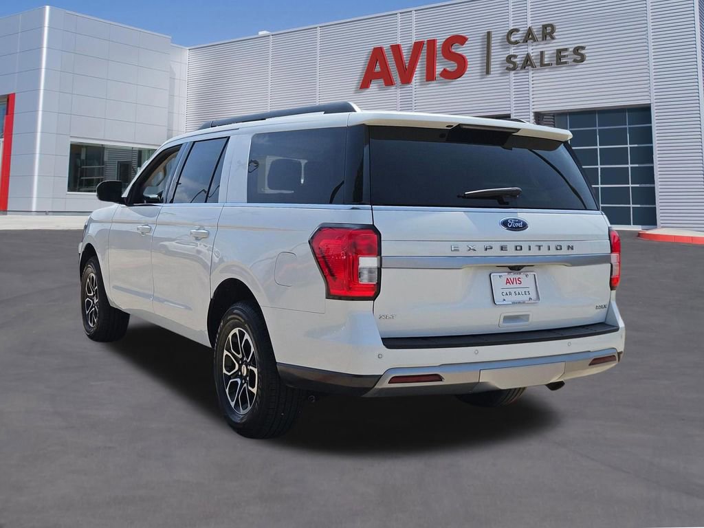 Used 2023 Ford Expedition Max XLT image 3