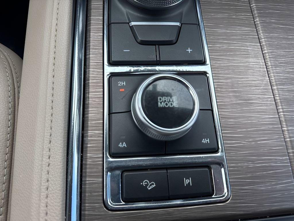 Used 2022 Ford Expedition Max Limited image 26