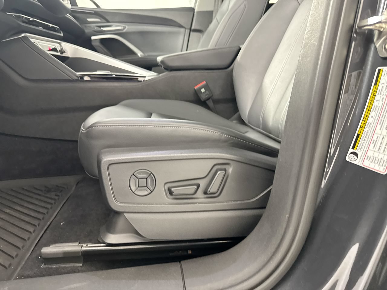 Used 2025 Audi Q5 Premium Plus w/ Premium Plus AWD/4WD image 28