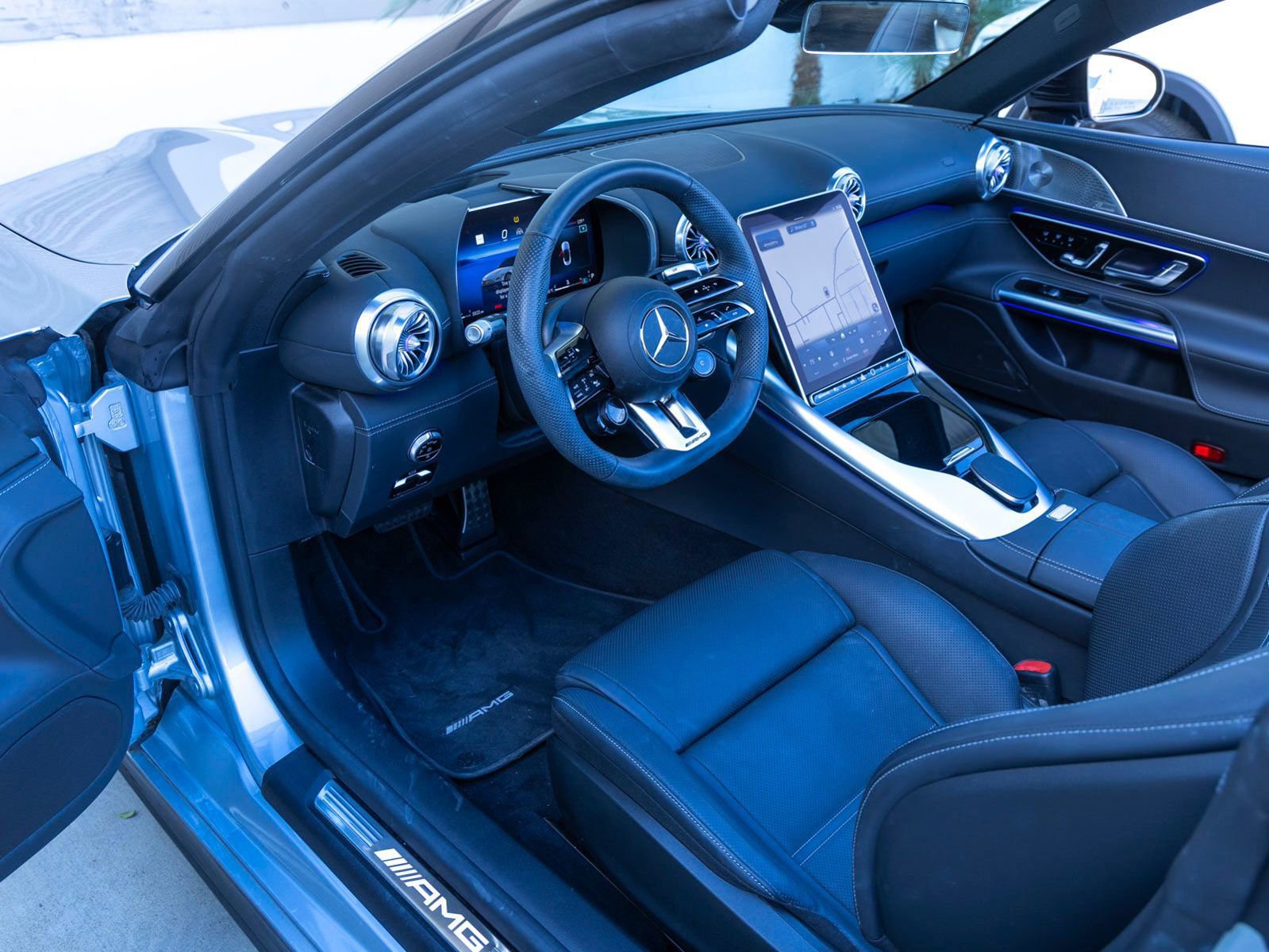 Used 2022 Mercedes-Benz SL 55 AMG 4MATIC image 16