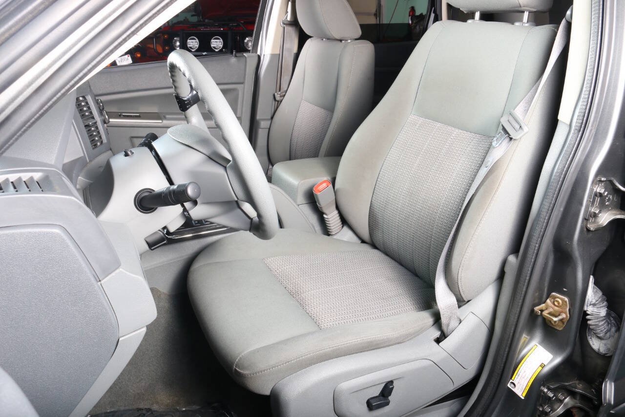 Used 2007 Jeep Grand Cherokee Laredo AWD/4WD image 5