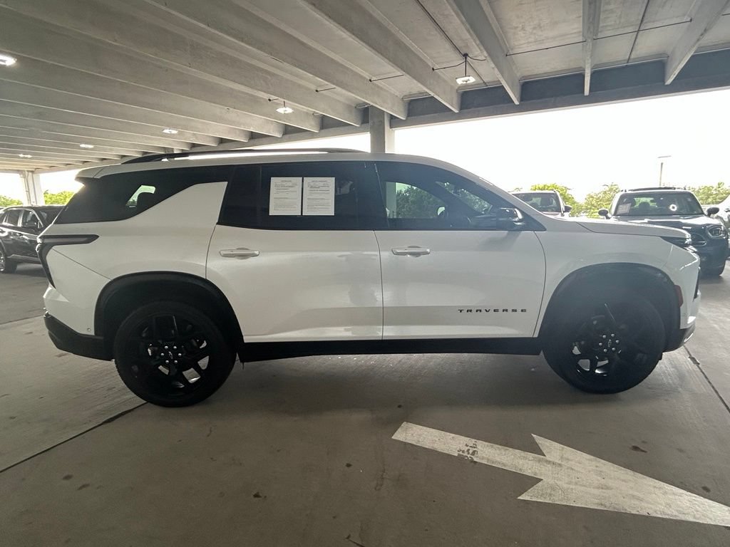 Used 2024 Chevrolet Traverse RS FWD image 6