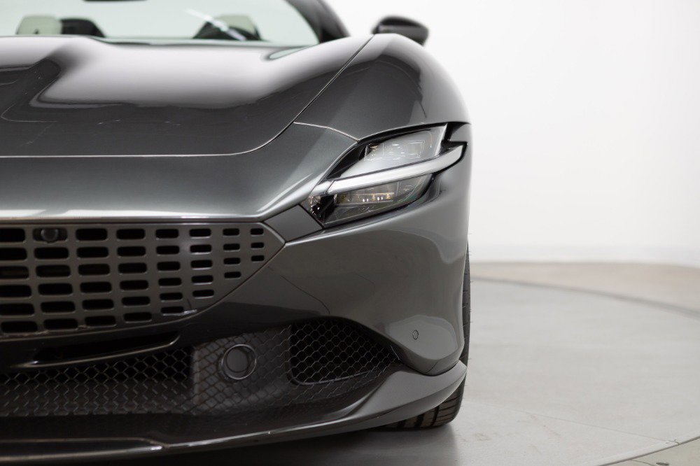Used 2024 Ferrari Roma Spider image 27