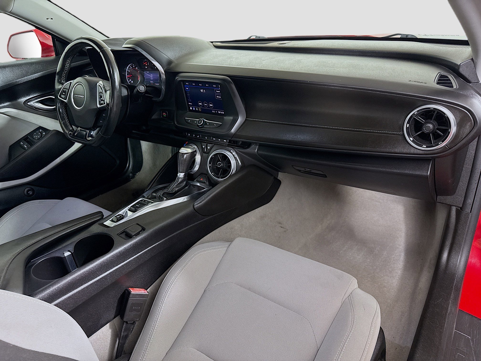 Used 2020 Chevrolet Camaro LT image 28