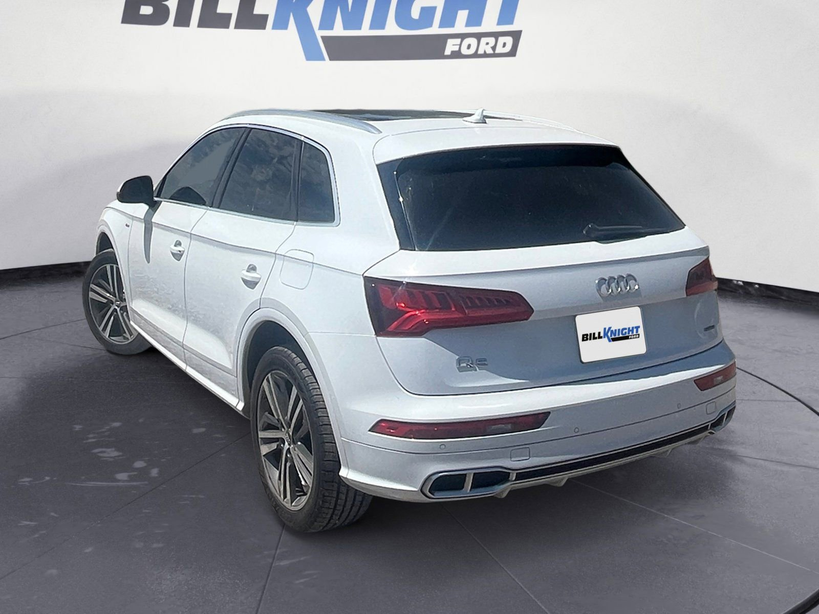 Used 2020 Audi Q5 e Premium Plus w/ Premium Plus Package AWD/4WD image 3