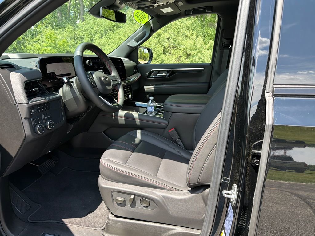 Used 2025 Chevrolet Tahoe RST w/ Comfort Package AWD/4WD image 10
