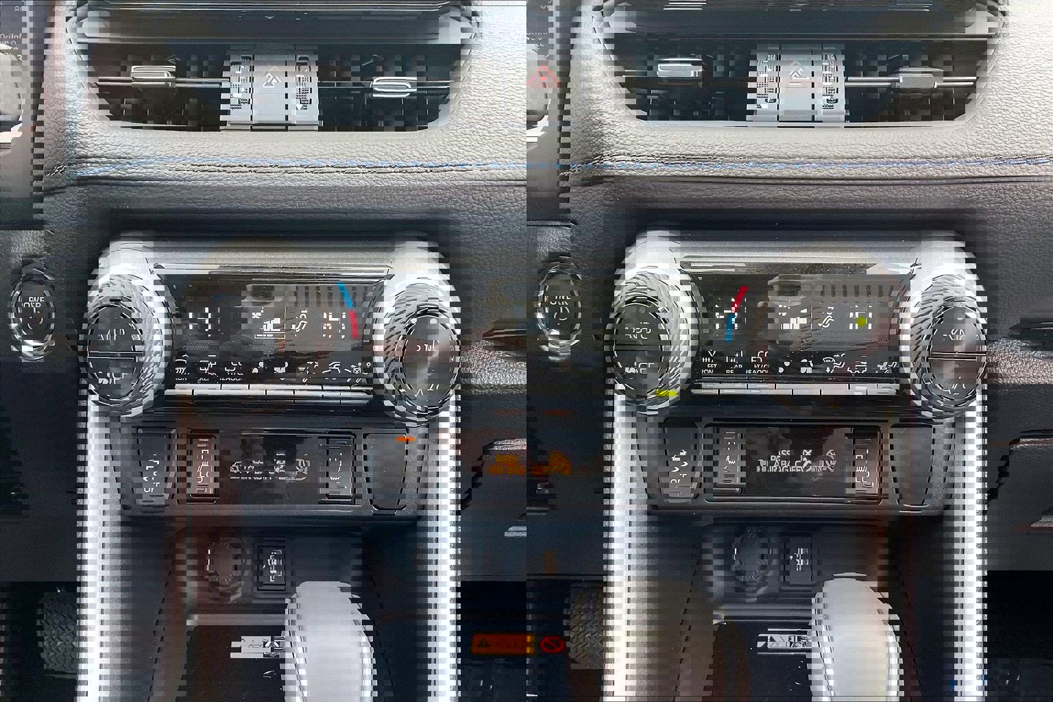 Used 2025 Toyota RAV4 XSE image 38