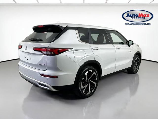 Used 2023 Mitsubishi Outlander SE AWD/4WD image 2