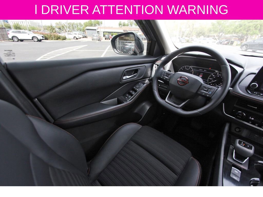 Used 2025 Nissan Rogue SV image 9