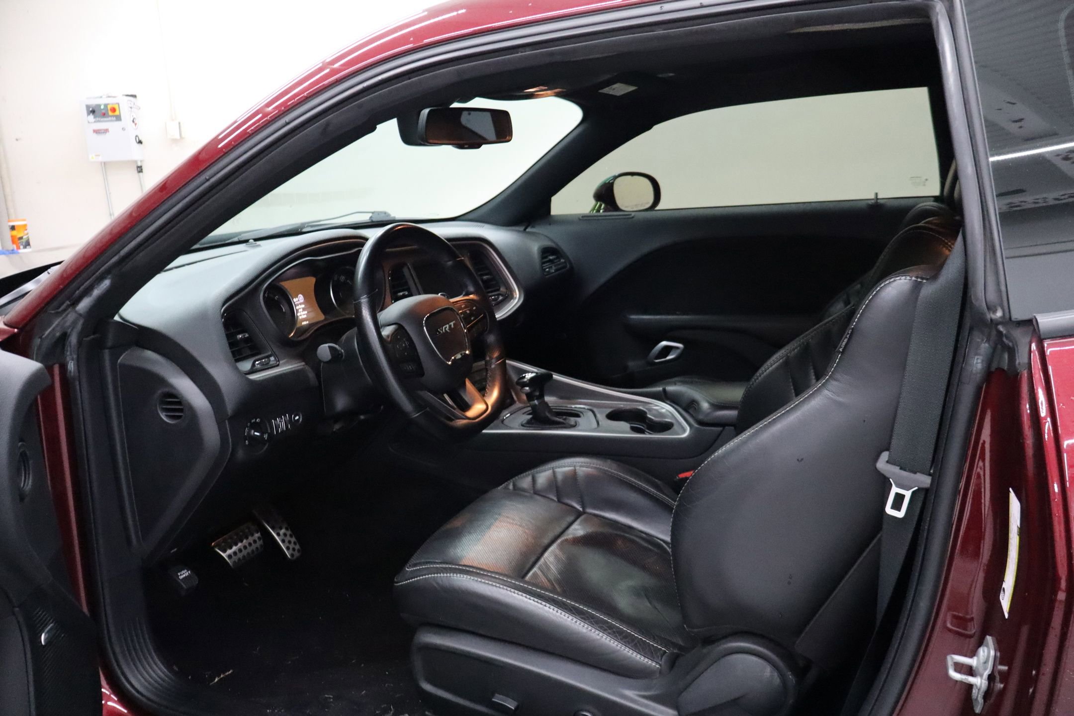 Used 2022 Dodge Challenger R/T w/ Performance Handling Group RWD image 27